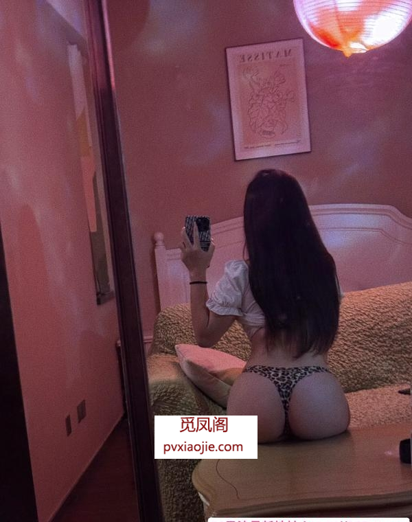 二刷性感翘臀小萝莉