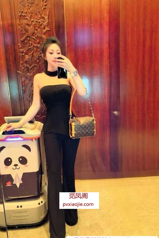 身材超好的小维老师