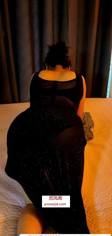 瑶海丸子头美妇