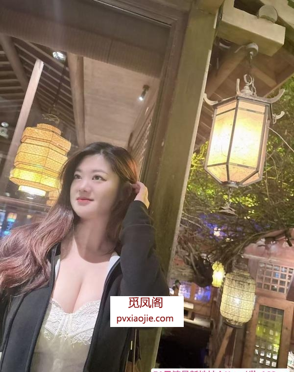 建国路大奶钱小胖