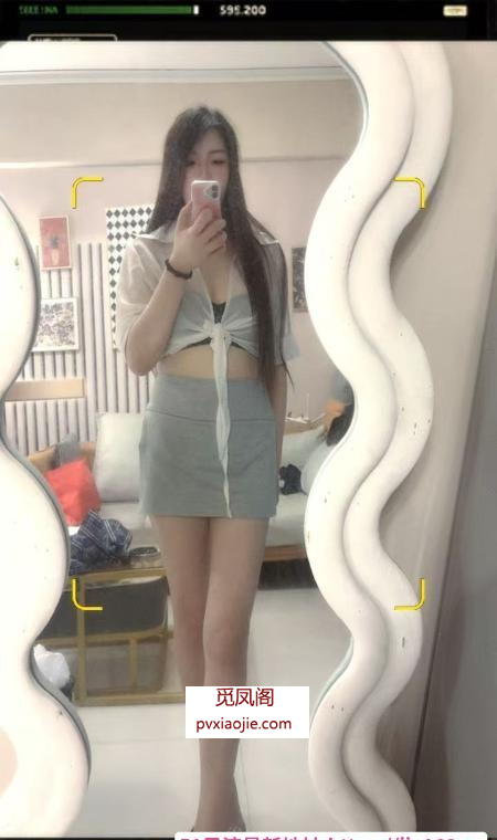 白丝高跟长腿学妹