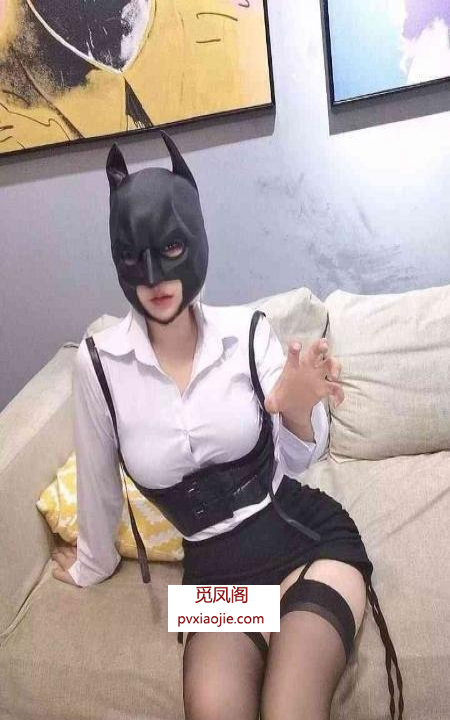 风骚大胸服务妹子