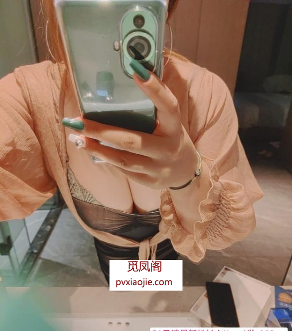 江岸肥臀骚妞妞