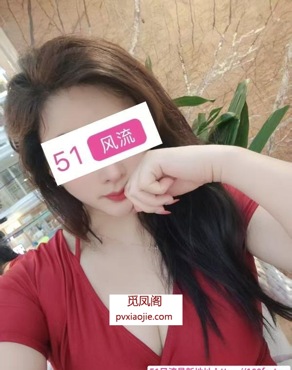 体验舌吻安妮娜